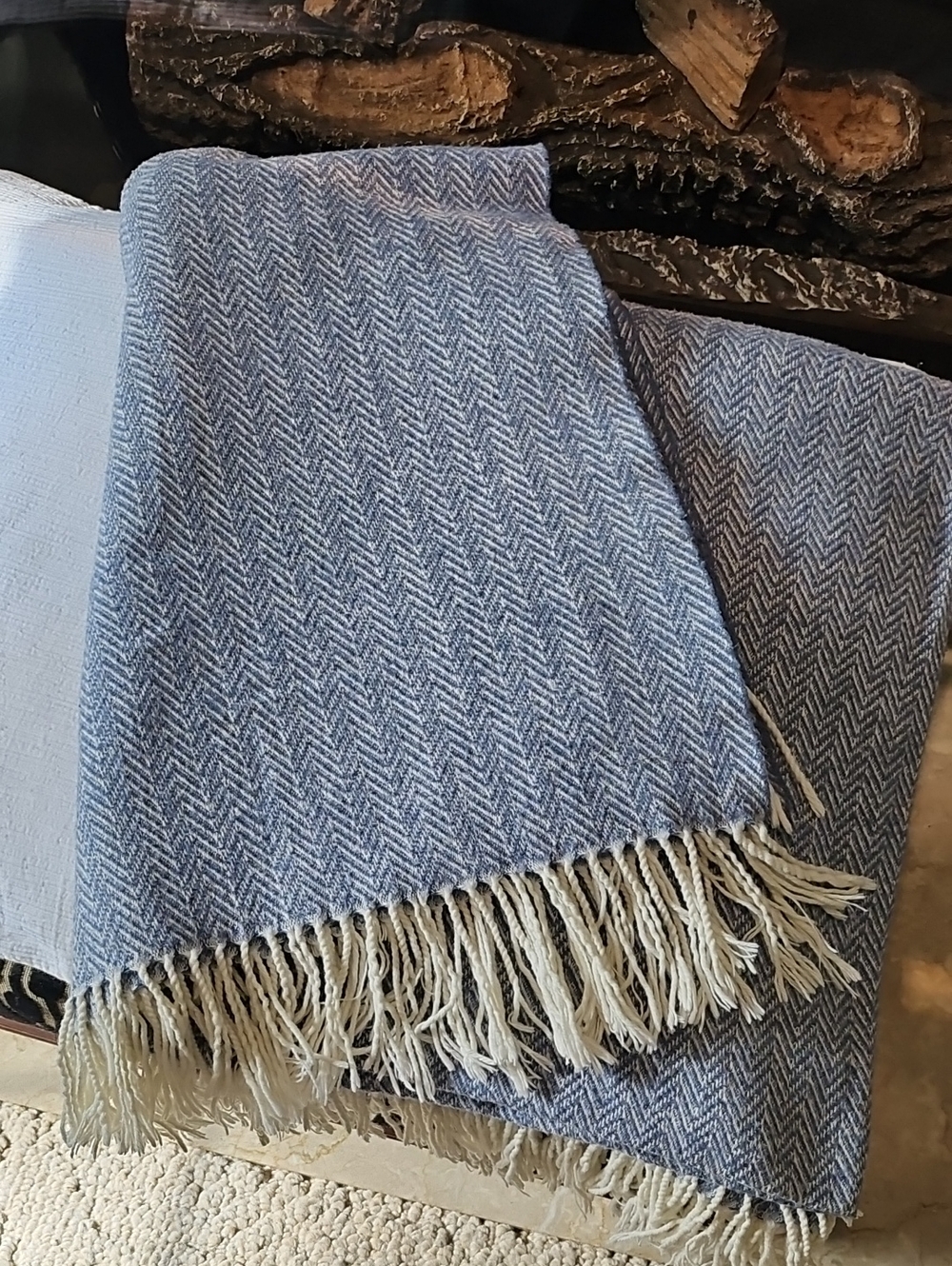 Nido Notte Blue And Cream Herringbone Throw